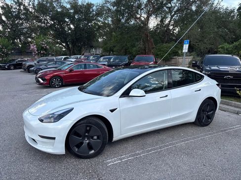 Used 2023 Tesla Model 3 Standard Range RWD image 3