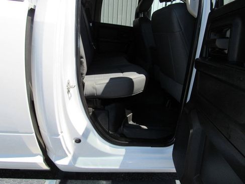 Used 2020 RAM 1500 Tradesman w/ Chrome Appearance Group AWD/4WD image 17