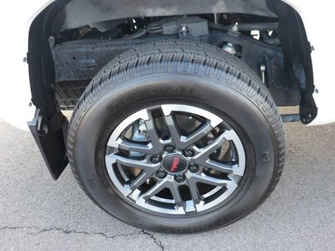 Used 2024 Toyota Tacoma TRD Sport image 38