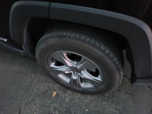 Used 2025 Toyota RAV4 XLE image 10