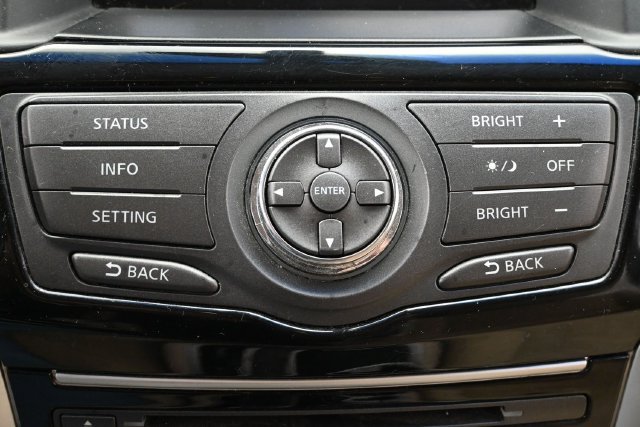 Used 2016 Nissan Pathfinder SV FWD image 20