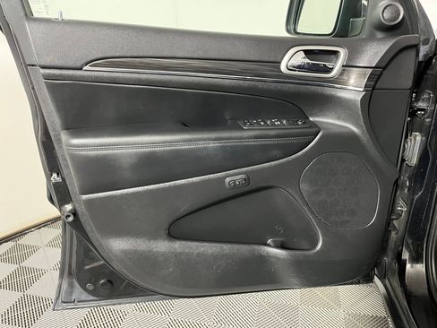 Used 2022 Jeep Grand Cherokee Limited image 22