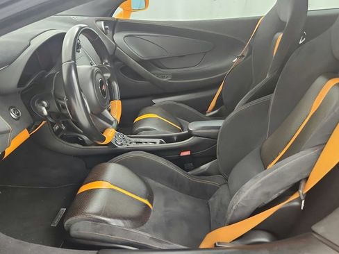 Used 2016 McLaren 570S Coupe RWD image 28