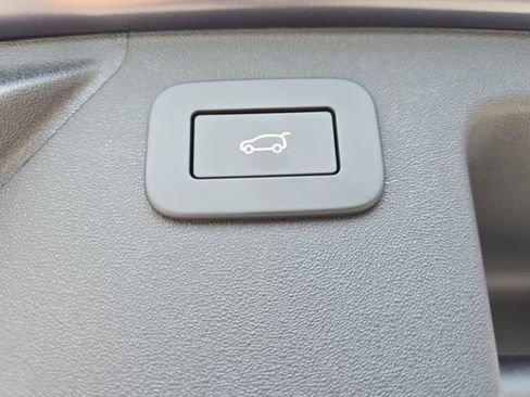 Used 2026 Land Rover Discovery Sport Landmark AWD/4WD image 13