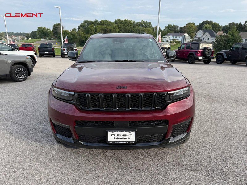Used 2025 Jeep Grand Cherokee L Limited w/ Black Appearance Package AWD/4WD image 12