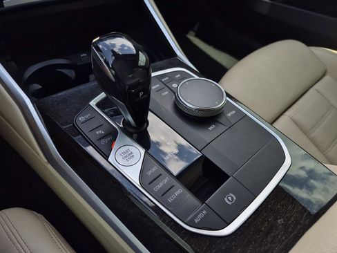Used 2020 BMW 330i Sedan w/ Premium Package RWD image 26