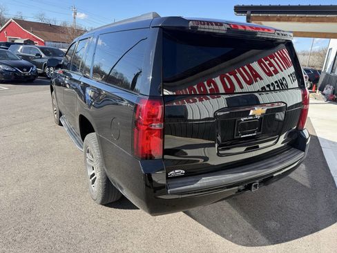 Used 2020 Chevrolet Suburban LT image 9