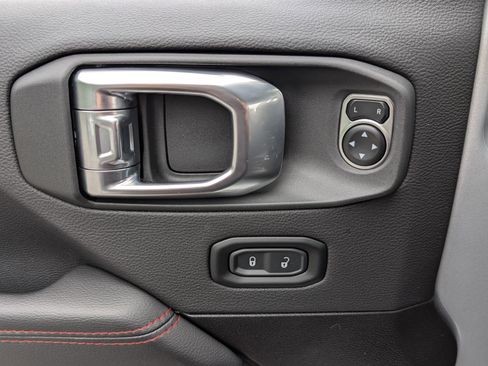 Used 2023 Jeep Gladiator Rubicon w/ Cold Weather Group AWD/4WD image 15