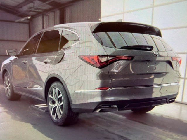 Used 2024 Acura MDX w/ Technology Package FWD image 4