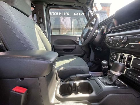 Used 2024 Jeep Wrangler Willys image 16