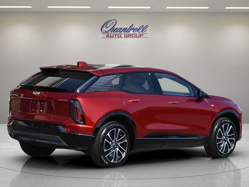 Certified 2025 Cadillac Optiq Sport 2 w/ LPO, Floor Liner Package AWD/4WD image 4
