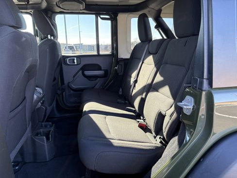 Used 2021 Jeep Wrangler Unlimited Sport image 31