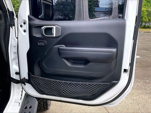 Used 2018 Jeep Wrangler Unlimited Rubicon w/ Steel Bumper Group AWD/4WD image 23