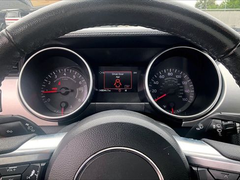 Used 2019 Ford Mustang Convertible RWD image 25