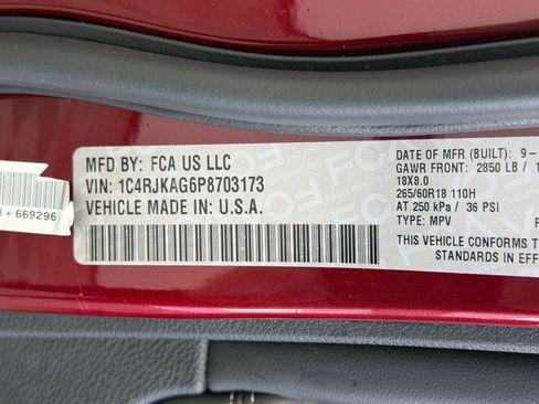 Used 2023 Jeep Grand Cherokee L Laredo AWD/4WD image 22