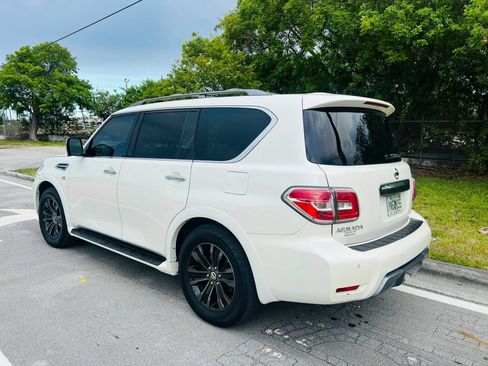 Used 2020 Nissan Armada Platinum w/ Captain's Chairs Package RWD image 3