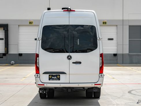 Used 2023 Mercedes-Benz Sprinter 3500 image 12