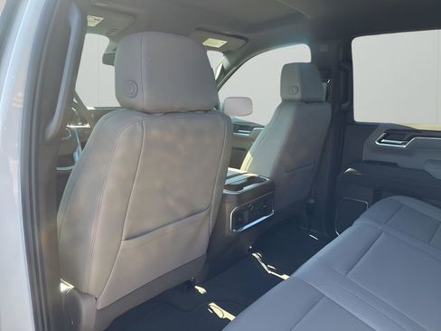 New 2026 GMC Sierra 1500 SLT w/ SLT Convenience Package image 15