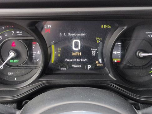 Used 2025 Jeep Wrangler Unlimited Sahara AWD/4WD image 15