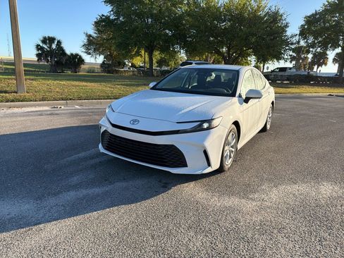 Used 2025 Toyota Camry LE image 1