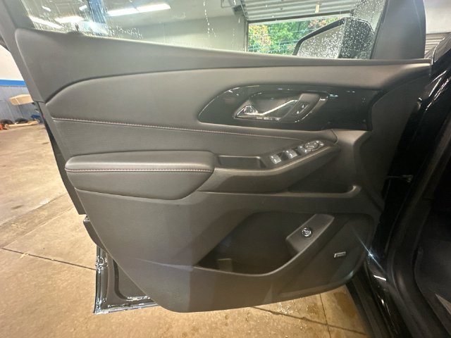 Used 2023 Chevrolet Traverse RS w/ LPO, Floor Liner Package AWD/4WD image 33