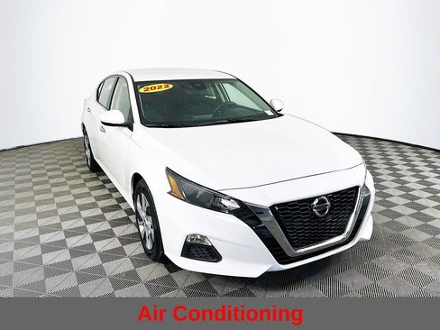 Certified 2022 Nissan Altima 2.5 S image 3