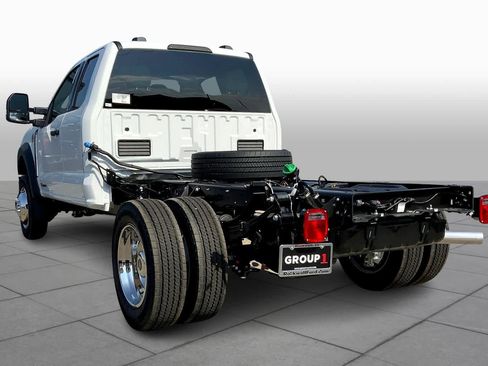 New 2025 Ford F450 XLT image 10