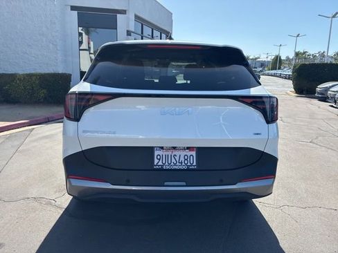Certified 2026 Kia Sportage LX FWD image 10