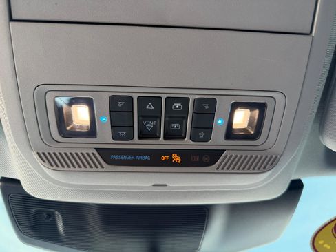 Used 2022 Ford Explorer XLT w/ Equipment Group 202A image 31