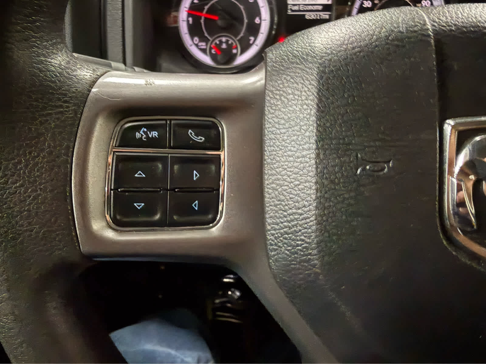 Used 2023 RAM 1500 Classic SLT AWD/4WD image 12
