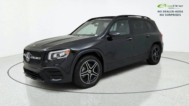 Used 2023 Mercedes-Benz GLB 250 w/ AMG Line image 3