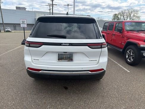 Used 2023 Jeep Grand Cherokee Laredo w/ Luxury Tech Group I AWD/4WD image 5