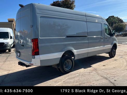 Used 2025 Mercedes-Benz Sprinter 3500 image 5