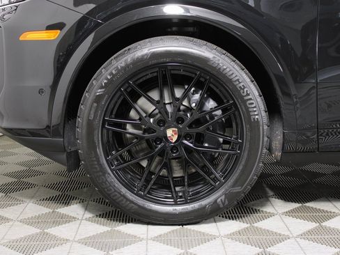 New 2026 Porsche Cayenne Coupe image 38