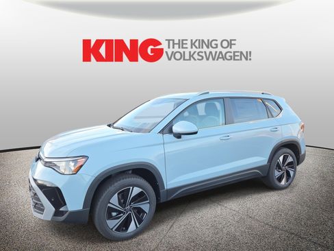 New 2026 Volkswagen Taos SE image 8