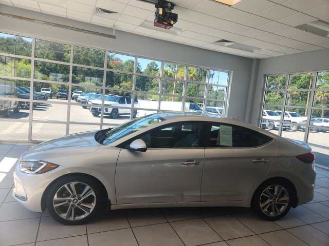 Used 2017 Hyundai Elantra Limited FWD image 5