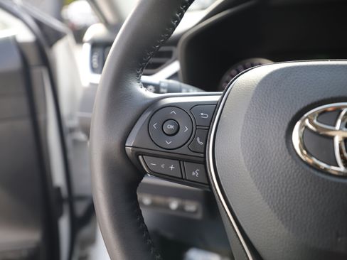 Used 2022 Toyota RAV4 XLE Premium image 22