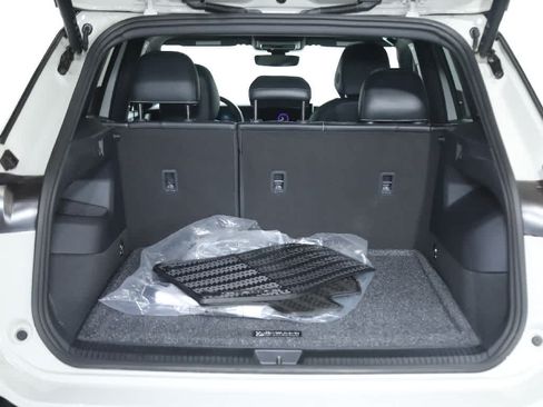 Used 2026 Volkswagen Tiguan SE R-Line FWD image 31