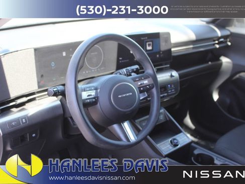 Used 2024 Hyundai Kona SE FWD image 11
