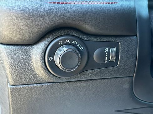 Used 2024 Dodge Durango GT image 31