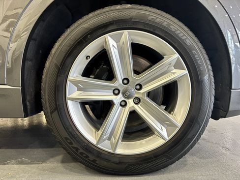Used 2019 Audi Q8 Premium w/ Convenience Package AWD/4WD image 50