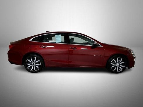 Used 2018 Chevrolet Malibu LT FWD image 4