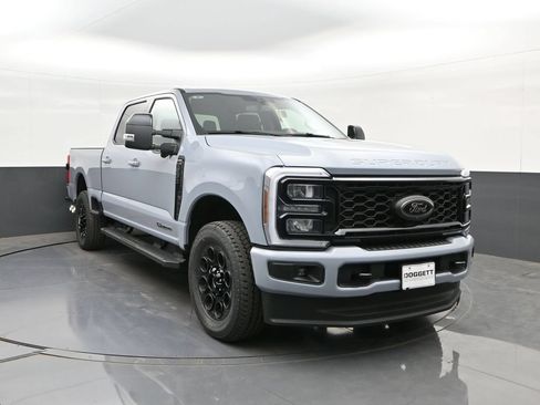 New 2026 Ford F250 Lariat w/ Black Appearance Package AWD/4WD image 22