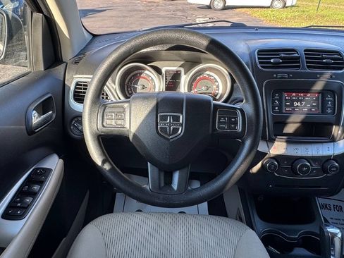 Used 2018 Dodge Journey SXT FWD image 14