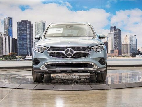 Used 2026 Mercedes-Benz GLC 300 4MATIC image 3