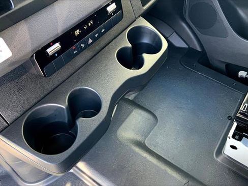 Used 2024 Mercedes-Benz Sprinter 2500 image 35