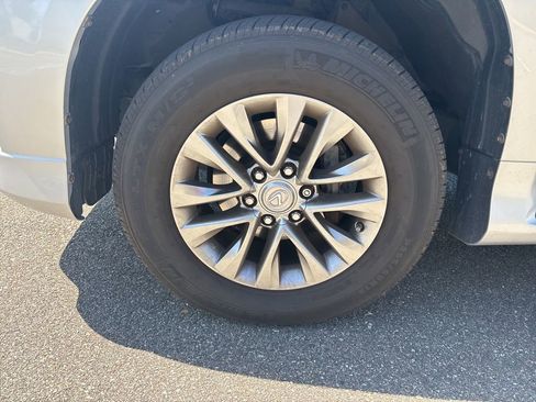 Used 2018 Lexus GX 460 Luxury w/ Preferred Accessory Package AWD/4WD image 12