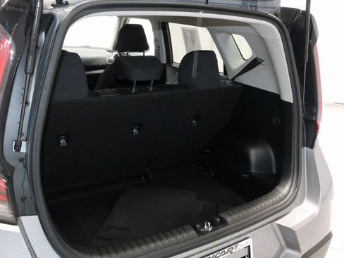 Used 2025 Kia Soul LX image 12