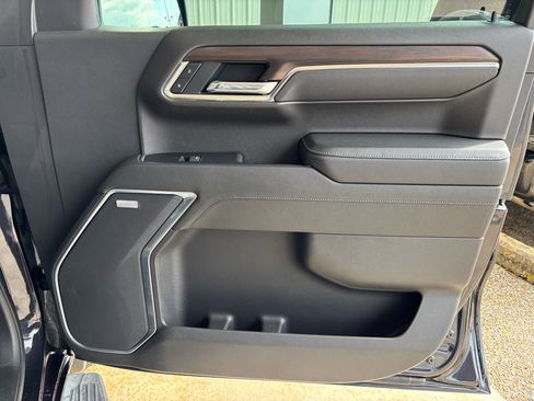 Used 2022 GMC Sierra 1500 SLT w/ SLT Premium Plus Package image 17