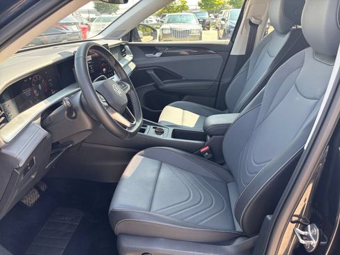 Used 2026 Volkswagen Tiguan SE AWD/4WD image 27
